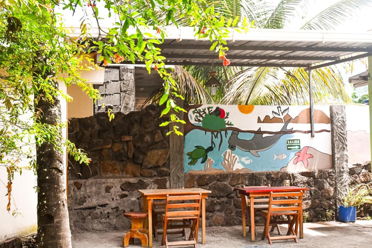 Galapagos Dove Hotel Puerto Ayora  Exterior photo