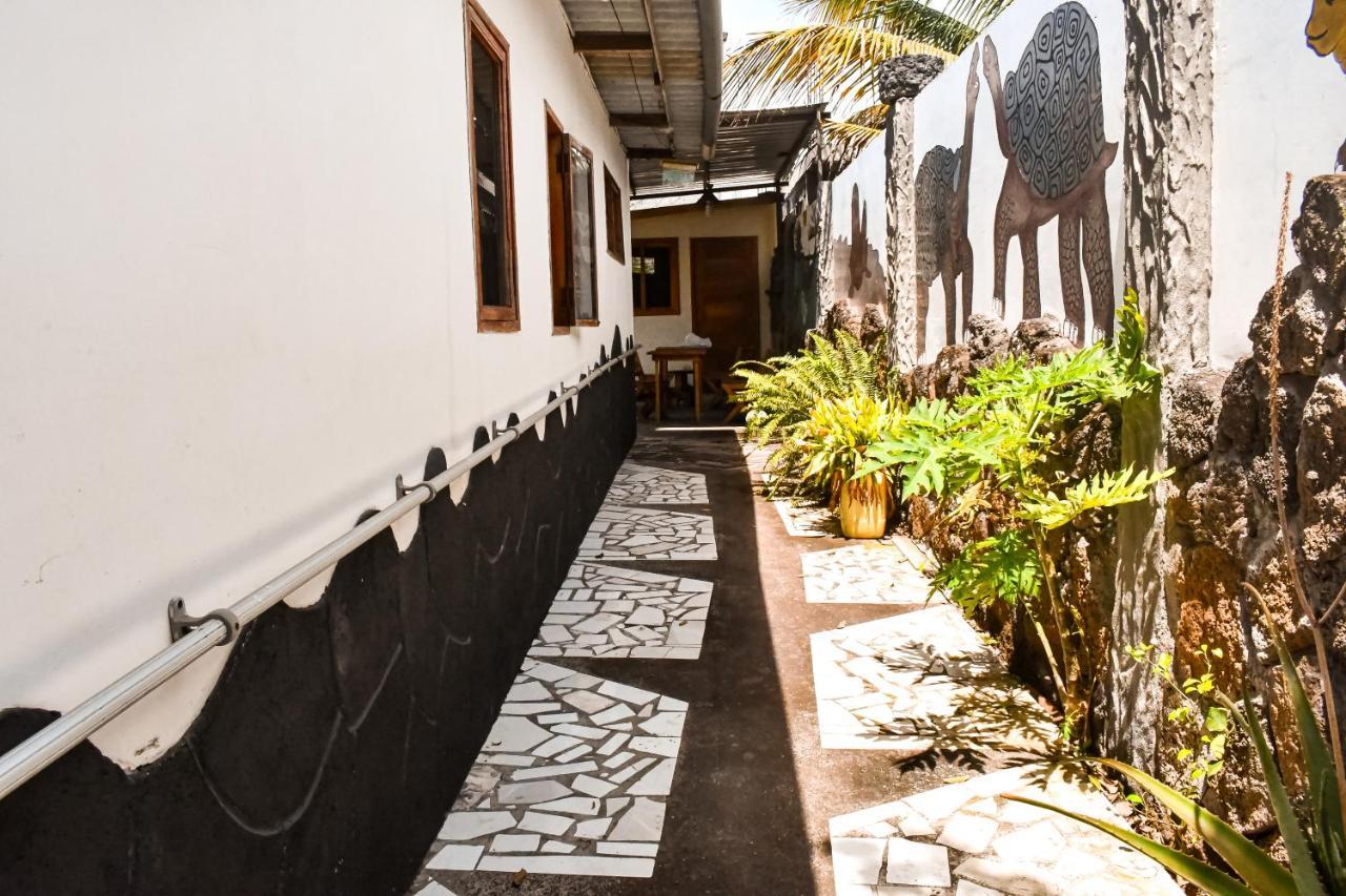 Galapagos Dove Hotel Puerto Ayora  Exterior photo