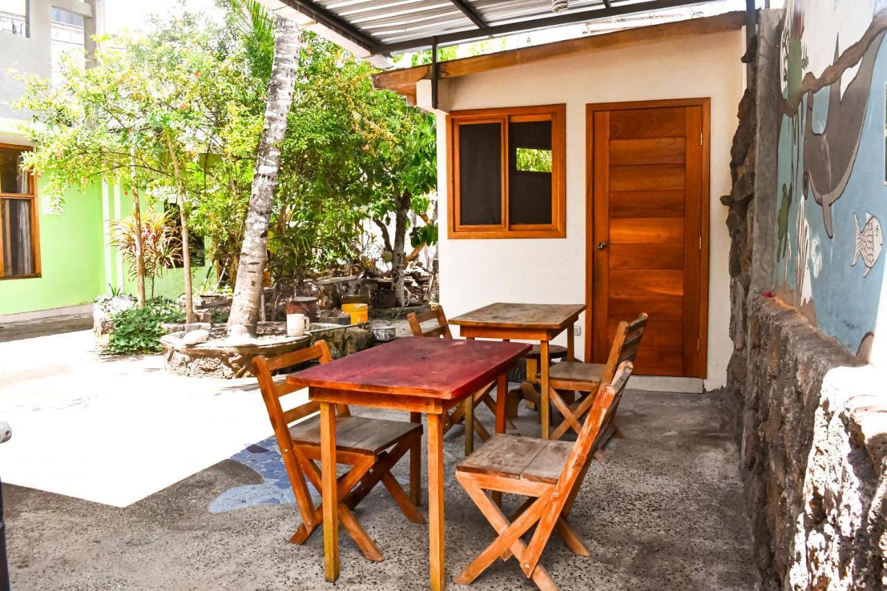 Galapagos Dove Hotel Puerto Ayora  Exterior photo